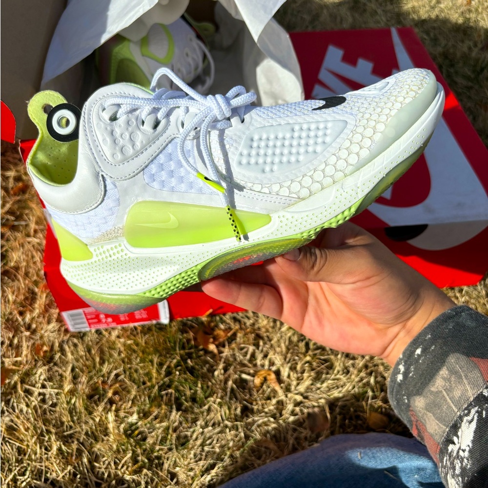 Nike Joyride CC3 Setter White and Green Sneakers